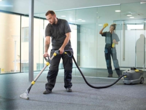 MrCleaner 2 Tim Mr. Cleaner vrši dubinsko čišćenje kancelarijskog prostora u Beogradu